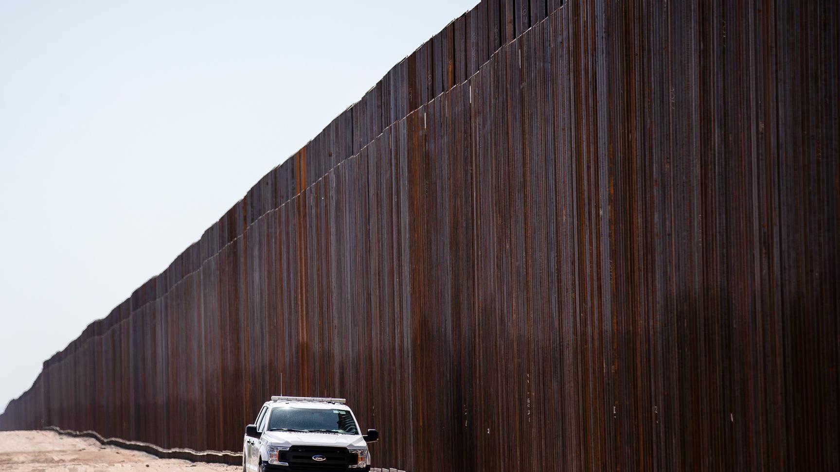 Trump's border wall rises near Yuma